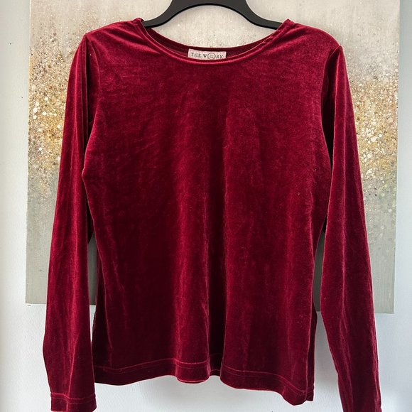 🇨🇦 The Work Velvet Top (NWOT) - Picture 2 of 10